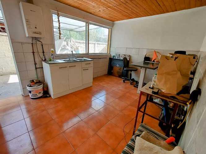 CASA DE 2 PISOS EN ÑUÑOA 4D/2B DE 220M2