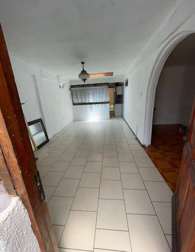 AMPLIA CASA EN AVENIDA EN MAIPU - Imagen 4