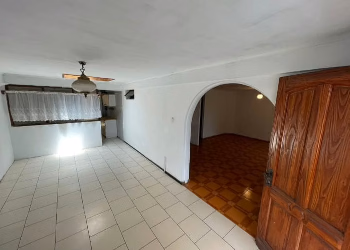 AMPLIA CASA EN AVENIDA EN MAIPU