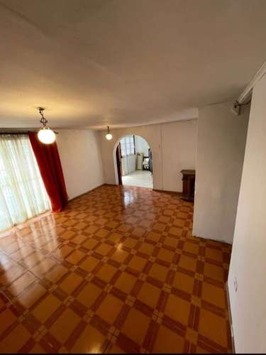AMPLIA CASA EN AVENIDA EN MAIPU - Imagen 9