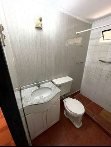 AMPLIA CASA EN AVENIDA EN MAIPU - Imagen 12