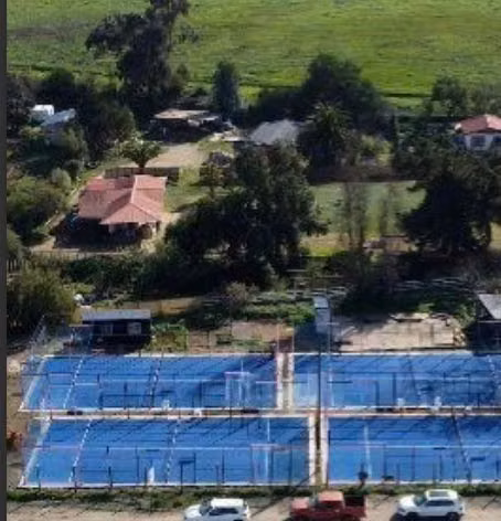 VENTA DE TERRENO CON 4 CANCHAS DE PADEL
