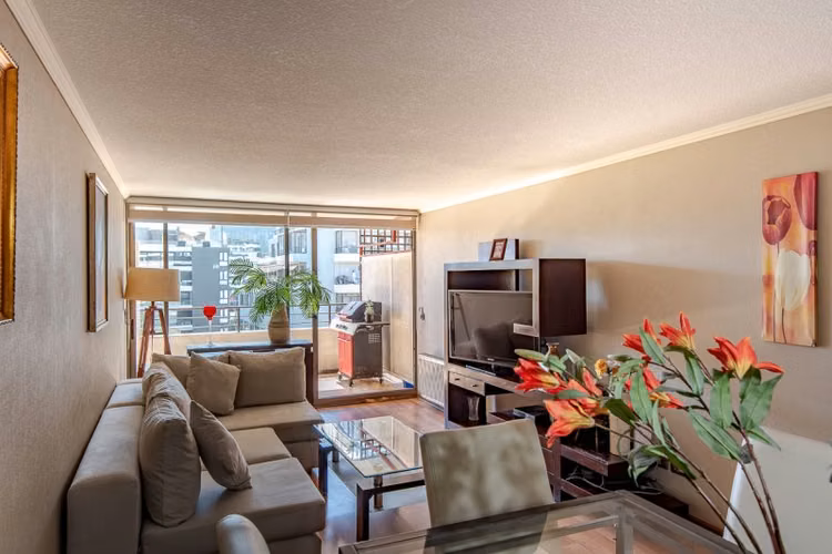 AMPLIO DEPARTAMENTO 4D + 2 ESTAC. EN LAS CONDES | SECTOR VAT