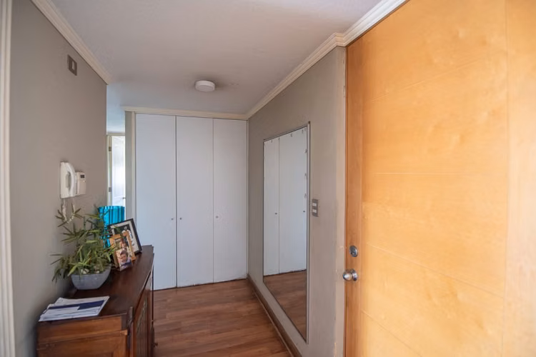 AMPLIO DEPARTAMENTO 4D + 2 ESTAC. EN LAS CONDES | SECTOR VAT