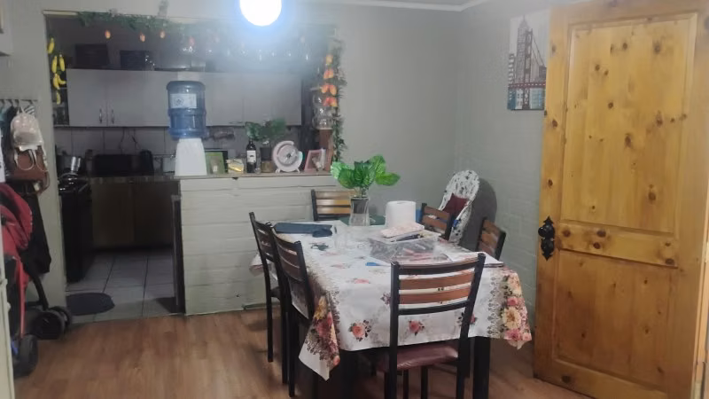 LINDA Y AMPLIA CASA DE 2 PISOS 3D/2B, UBICACIÓN ESTRATÉGICA