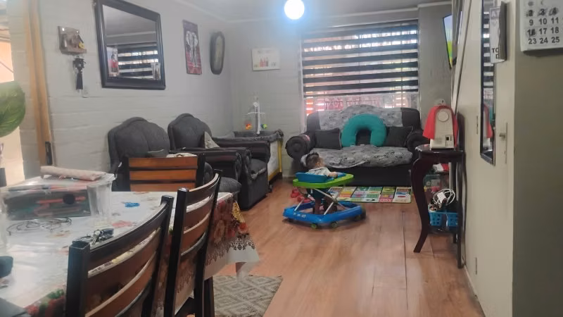 LINDA Y AMPLIA CASA DE 2 PISOS 3D/2B, UBICACIÓN ESTRATÉGICA