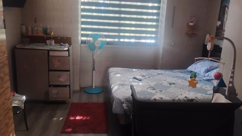 LINDA Y AMPLIA CASA DE 2 PISOS 3D/2B, UBICACIÓN ESTRATÉGICA