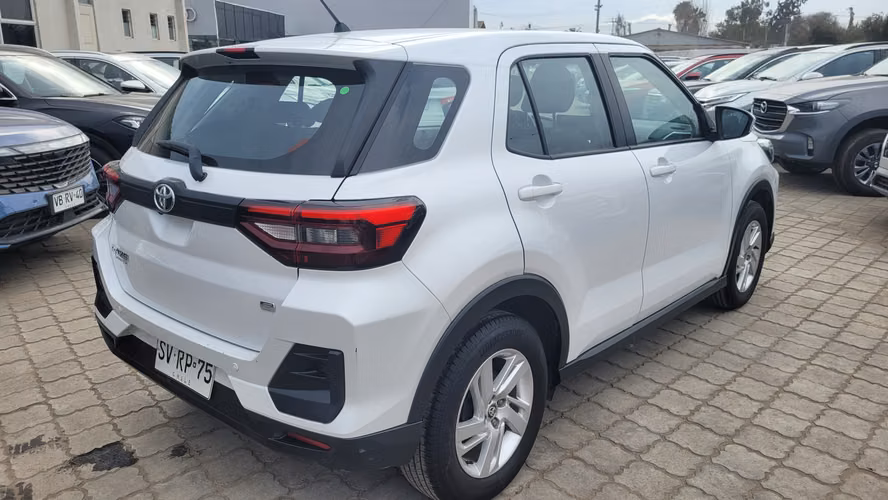 Toyota RAIZE CVT 1.2 FULL AUT. 1.2 • 4x2 • Automática • 2023