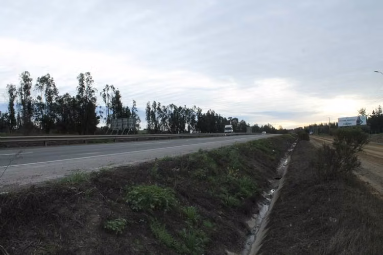 FOCOLARE PROPIEDADES VENDE TERRENO COMERCIAL - Imagen 13