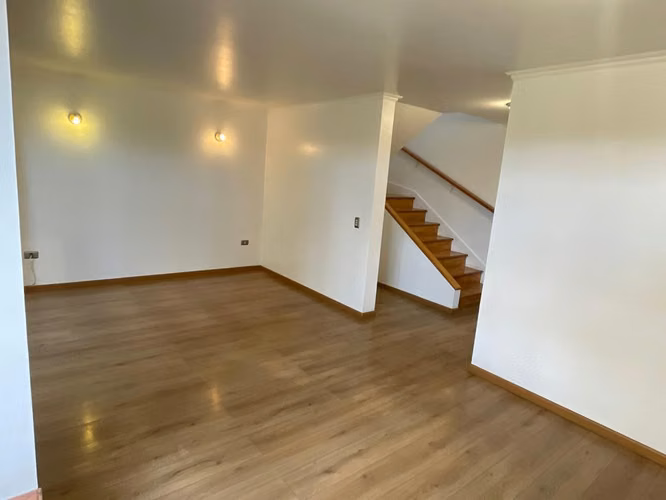 Dueño arrienda casa 4D3B Condominio Parque Balmaceda Sur, Calama