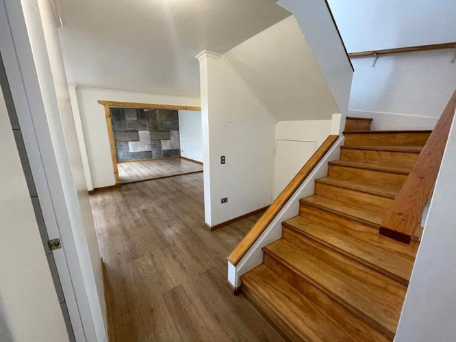 Dueño arrienda casa 4D3B Condominio Parque Balmaceda Sur, Calama