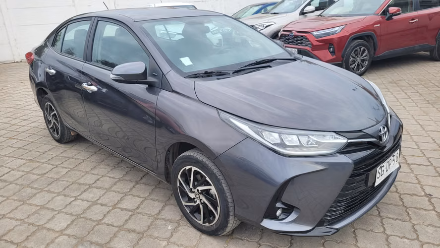 Toyota YARIS SEDAN OTTO 1.5 FULL MEC. 1.5 • 4x2 • Mecánica • 2023