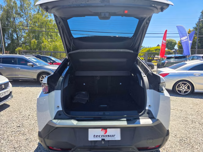 PEUGEOT 3008 GT 1.2 AUT