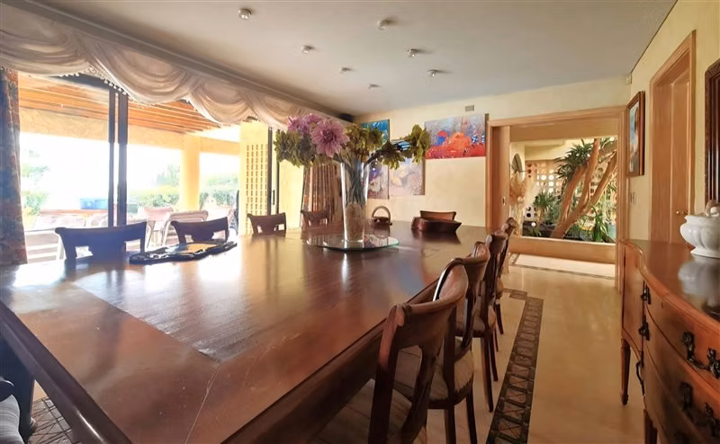 Arriendo casa 5 dorm. en Los Dominicos, Las Condes