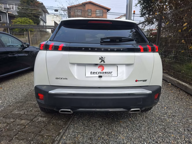 PEUGEOT 2008 ALLURE PACK PURETECH 1.2 AT