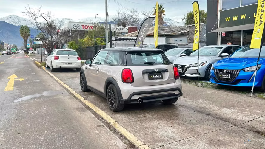 MINI Cooper F56 Esencial HB 1.5 AUT 3P (2023)