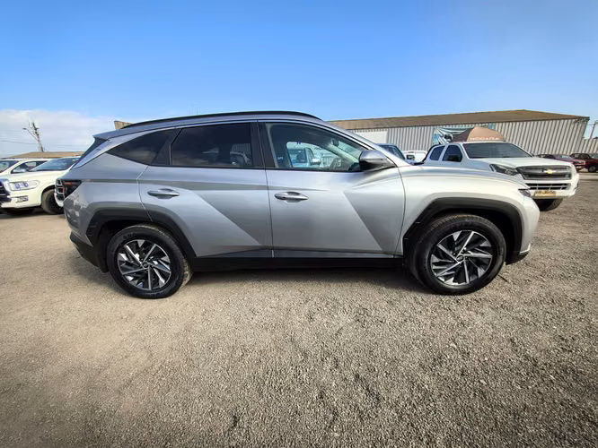 HYUNDAI TUCSON 2025
