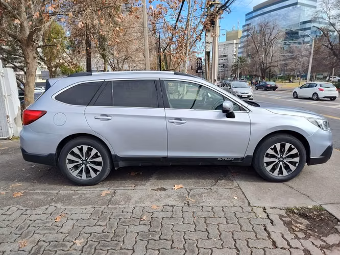 SUBARU OUTBACK 2018