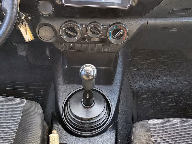 TOYOTA HILUX 2021