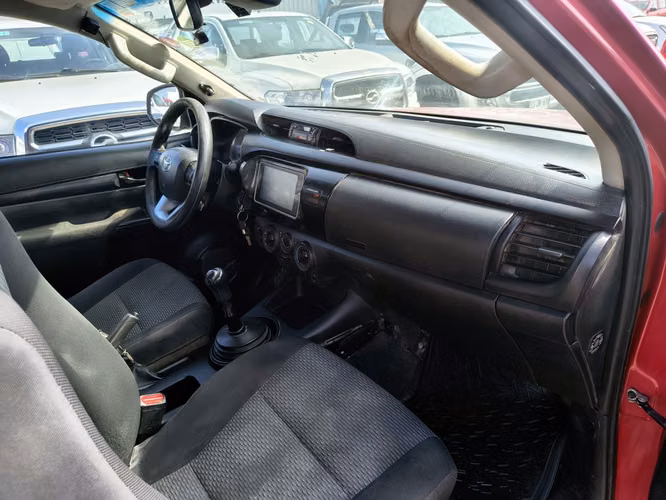 TOYOTA HILUX 2022