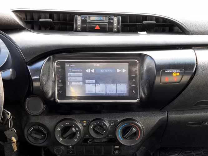 TOYOTA HILUX 2022