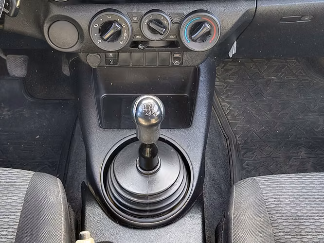 TOYOTA HILUX 2022