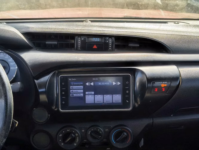 TOYOTA HILUX 2022