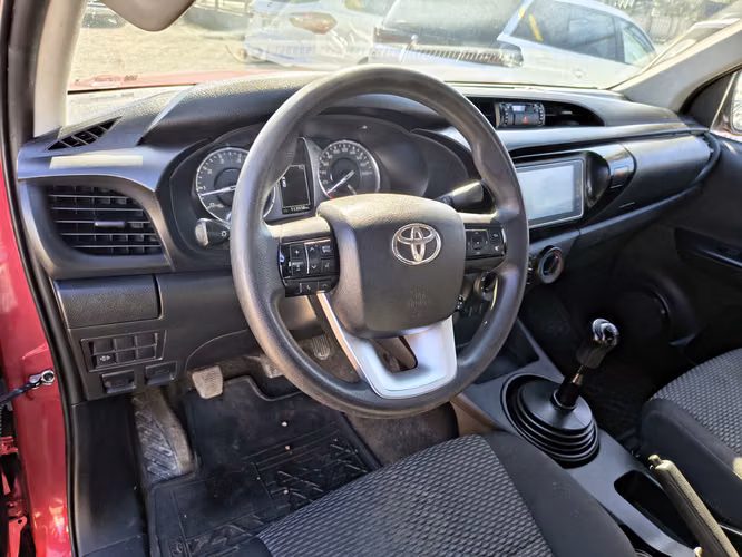 TOYOTA HILUX 2024