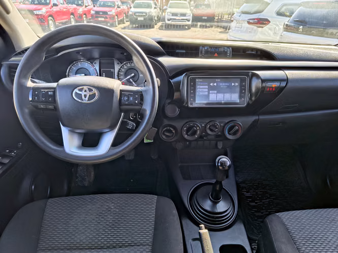 TOYOTA HILUX 2024