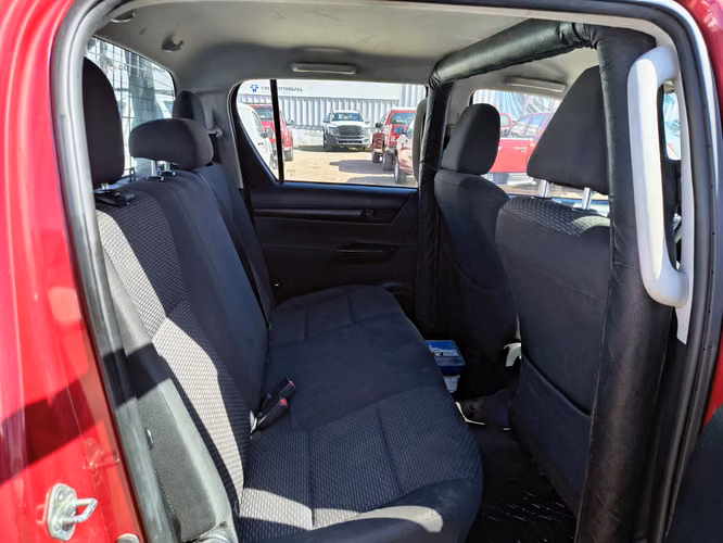 TOYOTA HILUX 2024