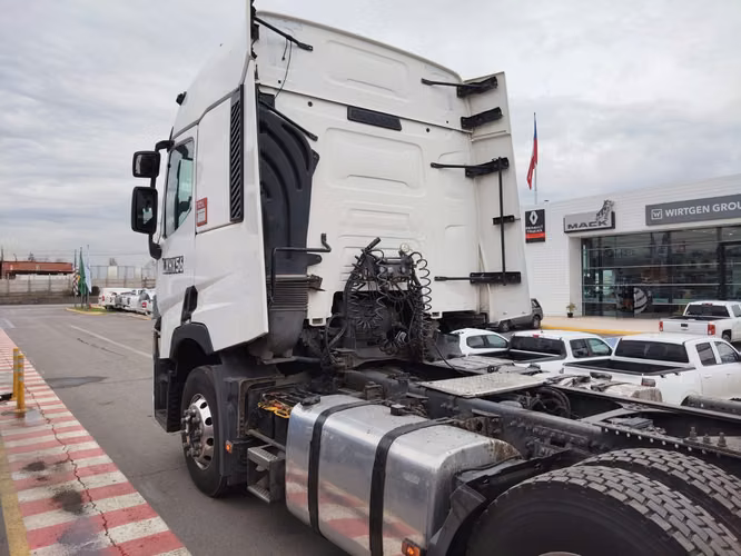 TRACTOCAMION RENAULT T460
