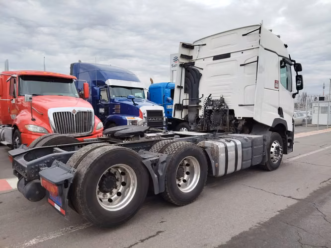 TRACTOCAMION RENAULT T460