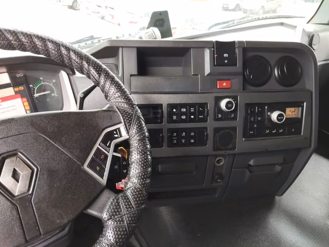 TRACTOCAMION RENAULT T460