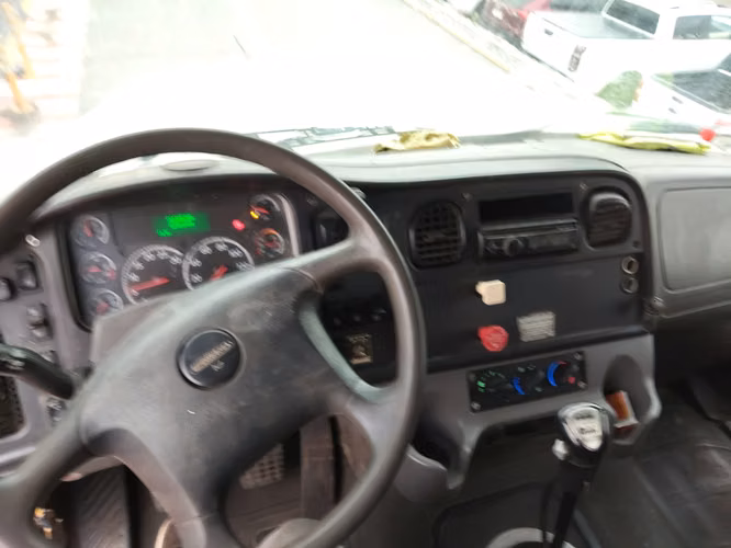FREIGHTLINER M2 112