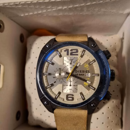 Reloj Diésel sin uso