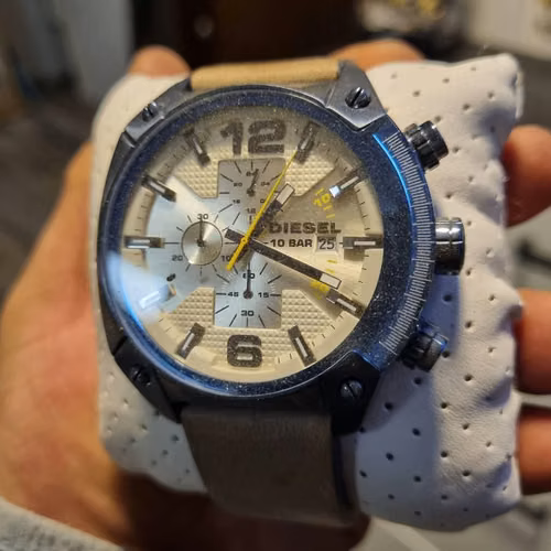 Reloj Diésel sin uso