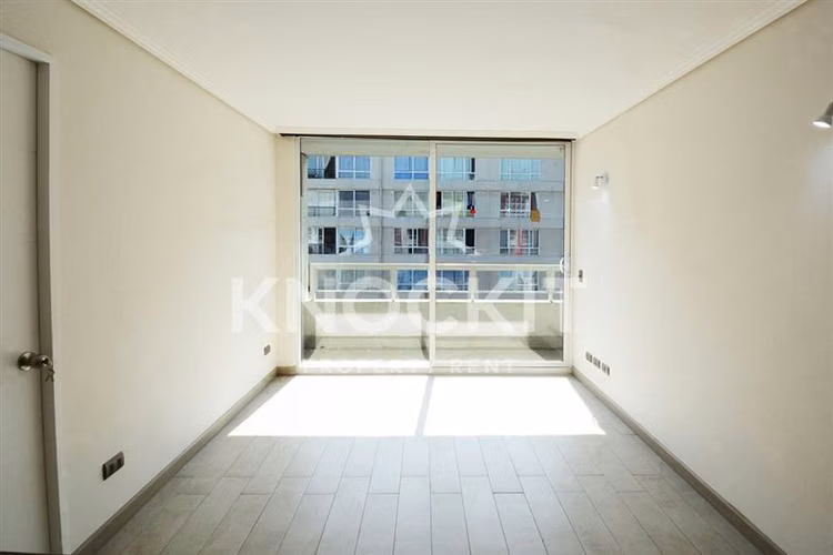Arriendo Dpto con Balcón 2D1B Sta Petronila Estación Central