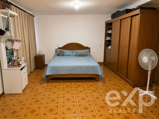 Casa con departamento interior independiente en San Miguel - Imagen 17
