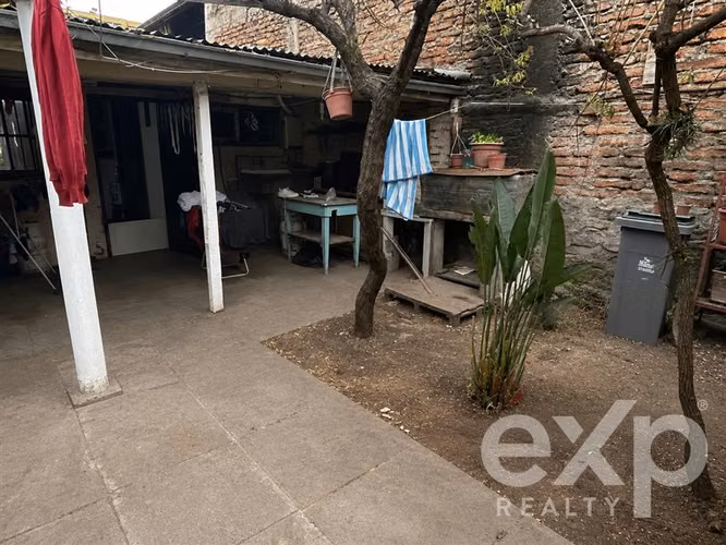 Casa con departamento interior independiente en San Miguel - Imagen 15