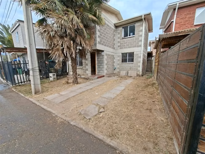 Casa en venta de 3 dorm. en Puente Alto