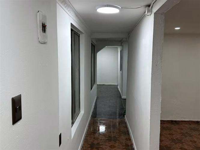 Casa en venta de 7 dorm. en La Florida