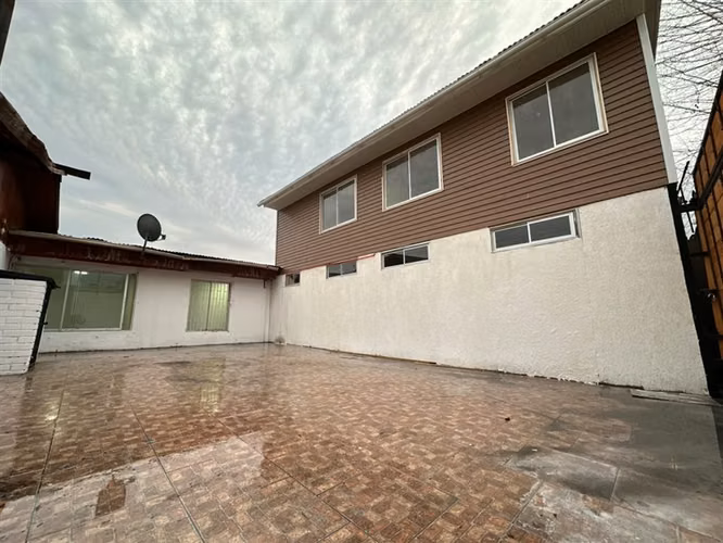 Casa en venta de 7 dorm. en La Florida
