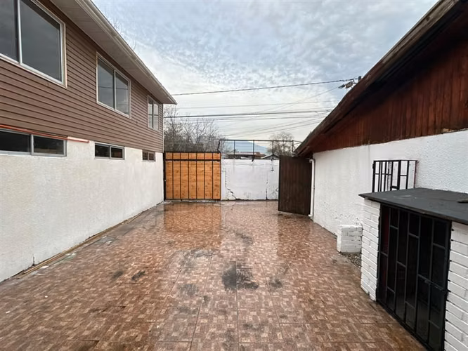 Casa en venta de 7 dorm. en La Florida