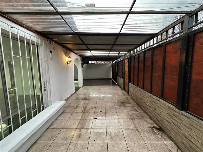 Casa en venta de 7 dorm. en La Florida