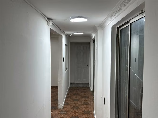 Casa en venta de 7 dorm. en La Florida