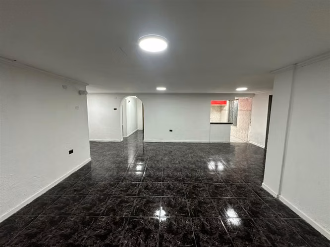 Casa en venta de 7 dorm. en La Florida