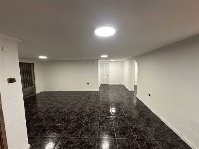 Casa en venta de 7 dorm. en La Florida