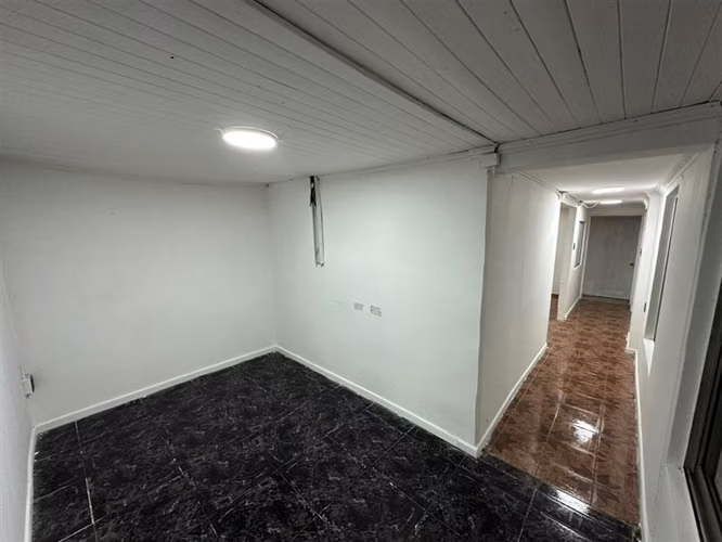 Casa en venta de 7 dorm. en La Florida