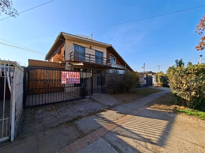 Casa en venta de 5 dorm. en Lo Prado