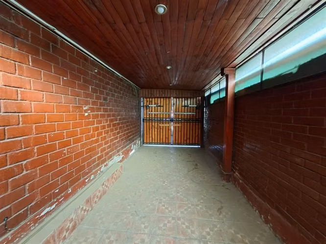 Casa en venta de 5 dorm. en Lo Prado